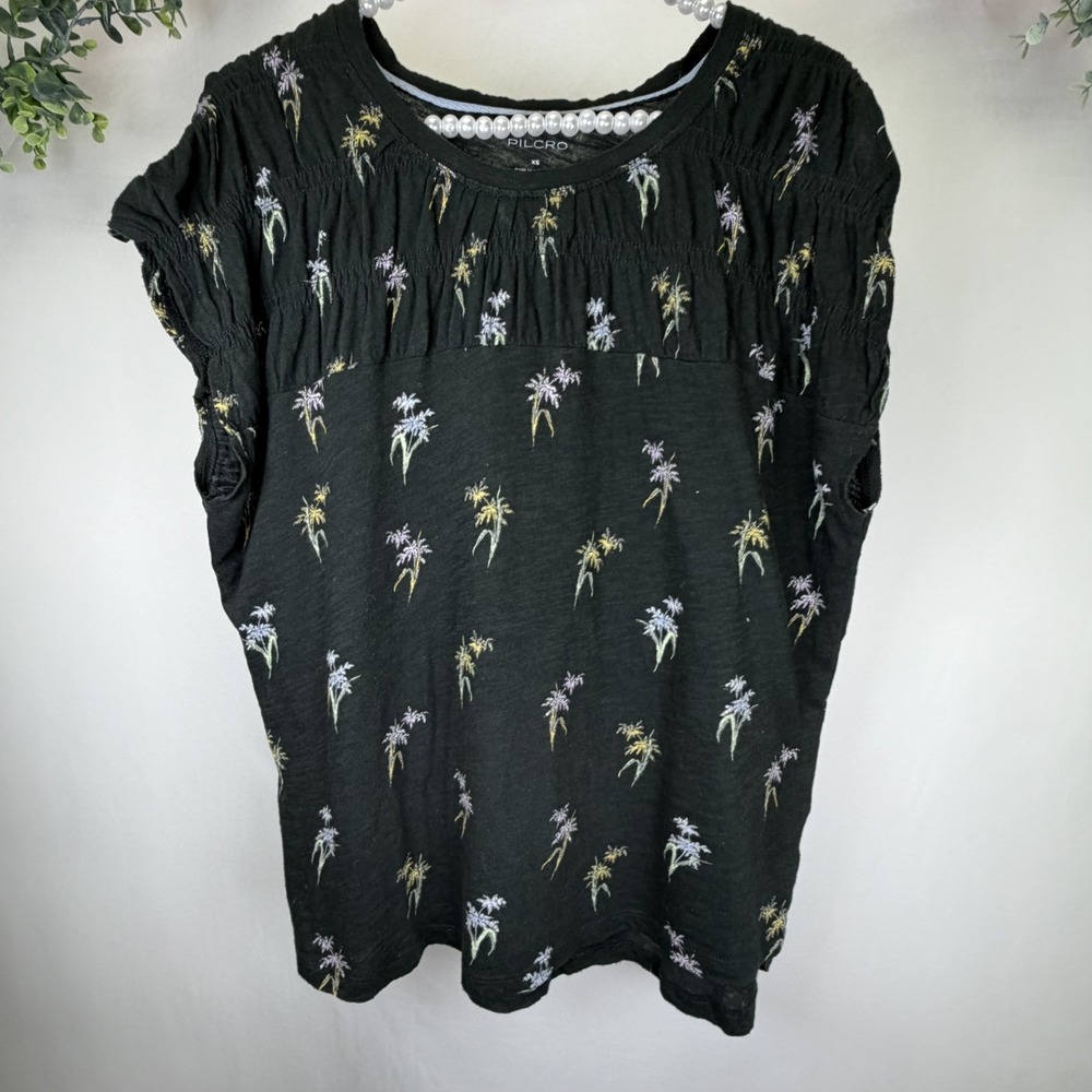 Anthropologie Pilcro Washed‎ Black Cap Sleeve Smocked Muscle Tee Sz XS Floral